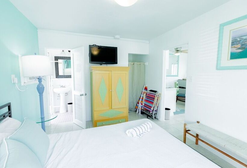 סוויטה, Cabanas Of Treasure Island