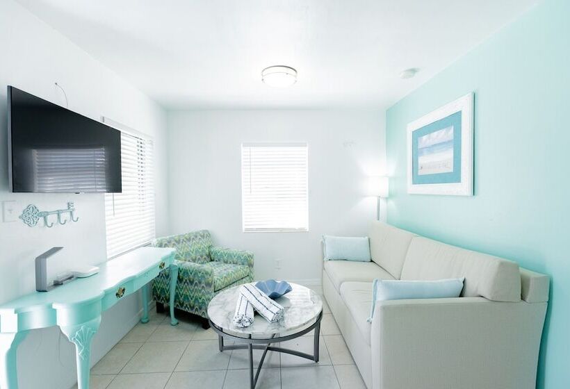 סוויטה, Cabanas Of Treasure Island