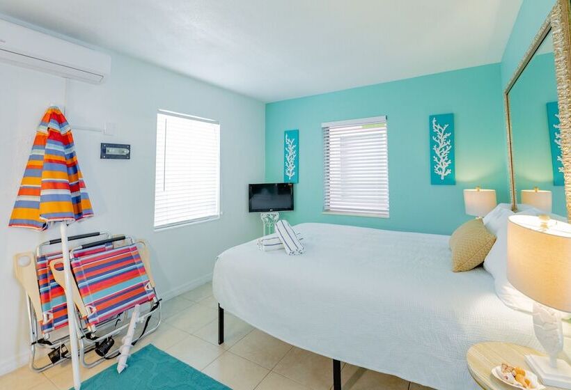 סוויטה, Cabanas Of Treasure Island