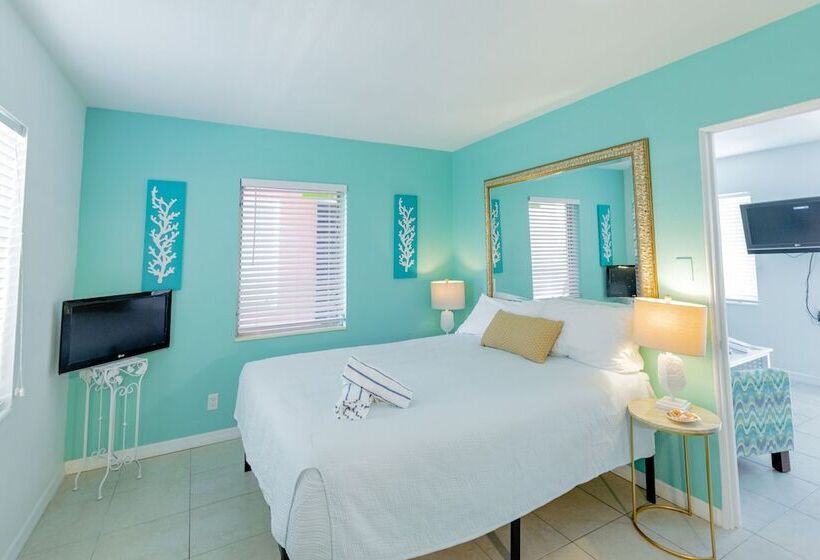 סוויטה, Cabanas Of Treasure Island