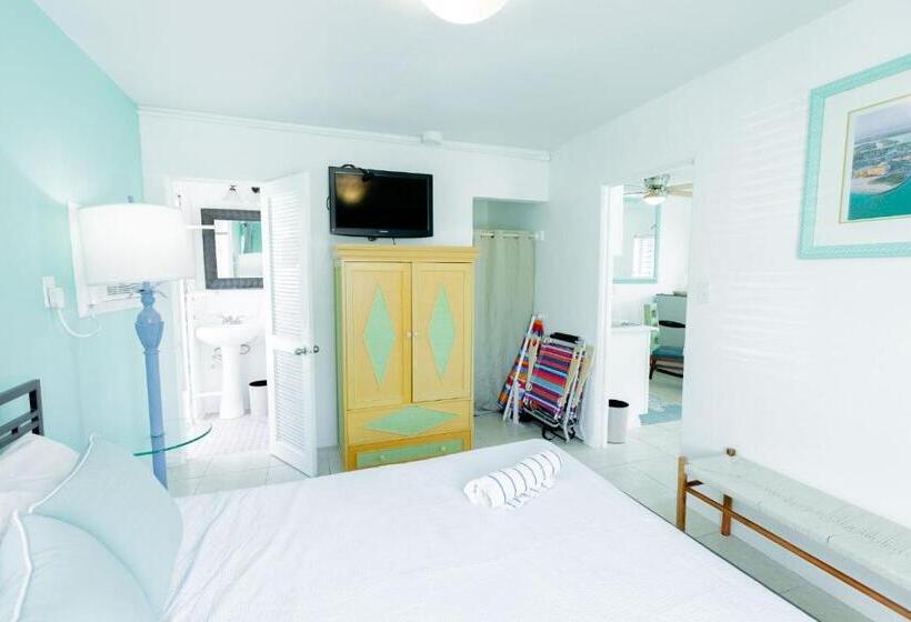 סוויטה, Cabanas Of Treasure Island