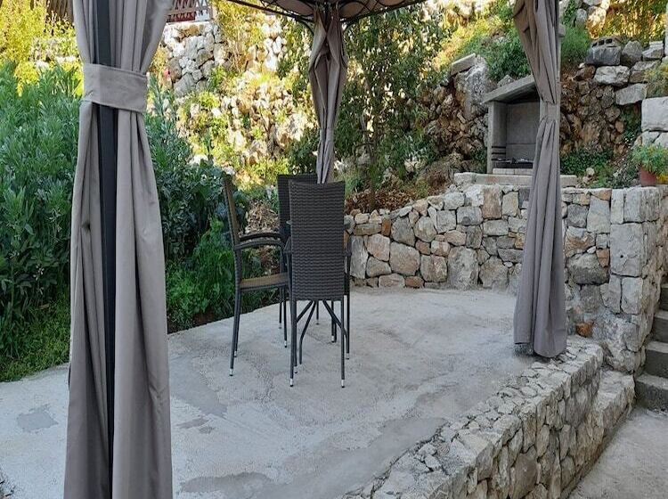 テラス付きスタンダードワンルーム, Apartments Dalamar