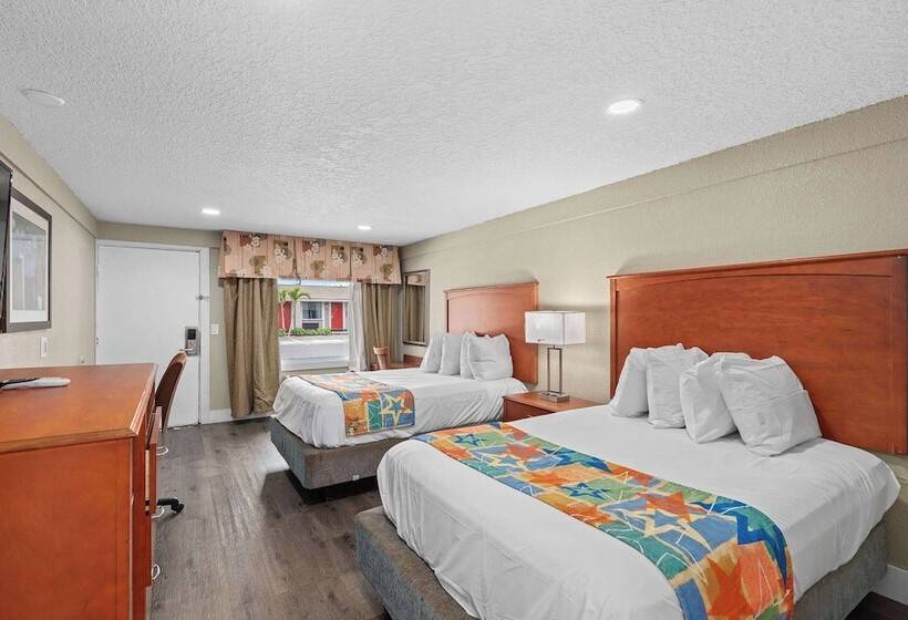 غرفه قياسيه سريرين مزدوجين, Travelodge By Wyndham Kissimmee/orlando
