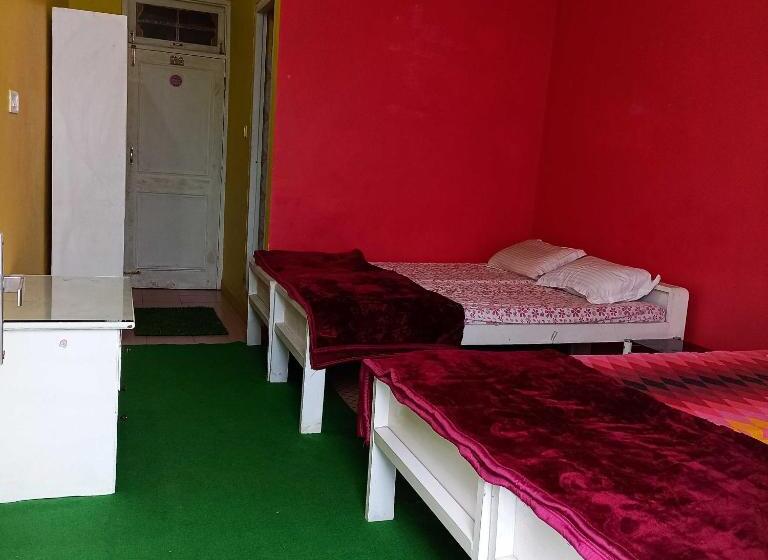 スタンダードトリプルルーム, Spot On Ferns Camp