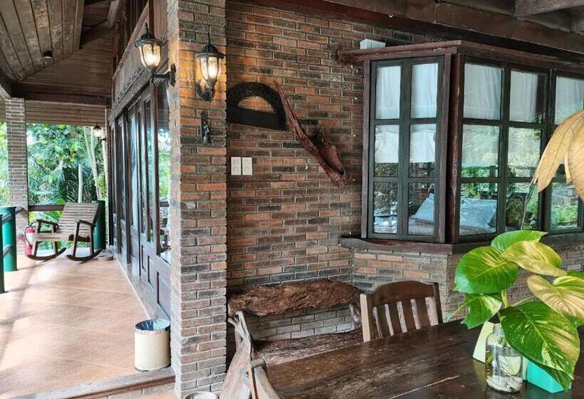 オーシャンビュースイート, Chema S By The Sea