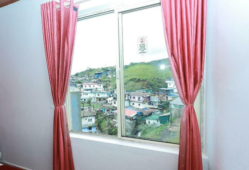 اتاق لوکس, Achus Holidays