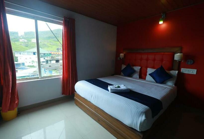 اتاق لوکس, Achus Holidays