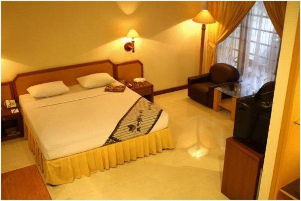 デラックスルーム, Baron Indah