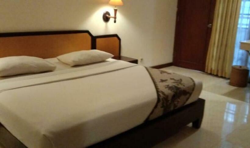 デラックスルーム, Baron Indah