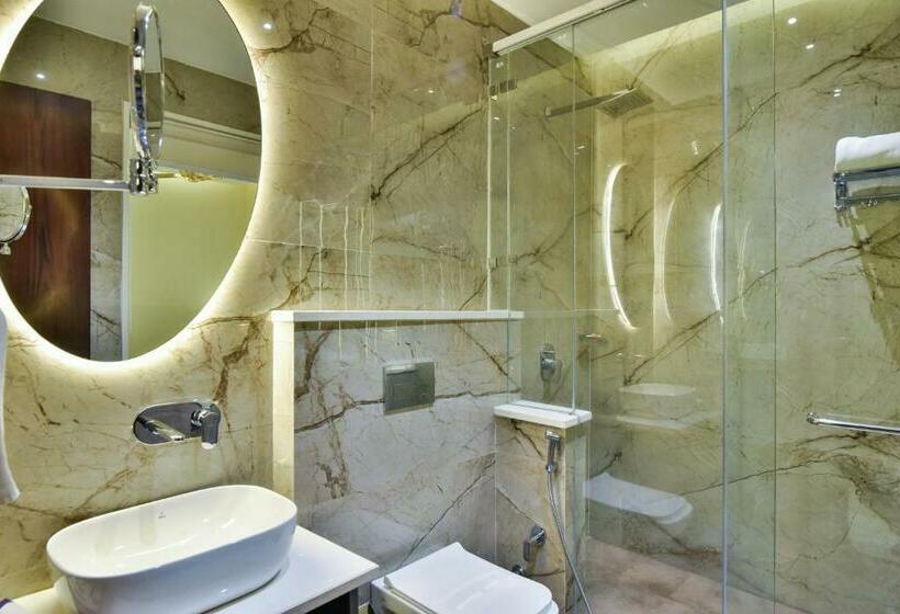 Camera Deluxe, Br Grand With Nimo Club Amritsar 5 Mint From Golden Temple