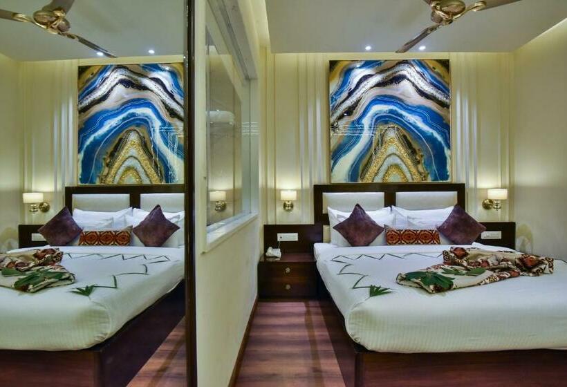 Camera Deluxe, Br Grand With Nimo Club Amritsar 5 Mint From Golden Temple