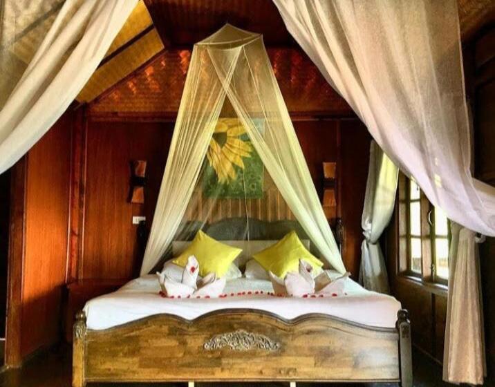 Полулюкс с Балконом, Tree House Bungalows Koh Tao