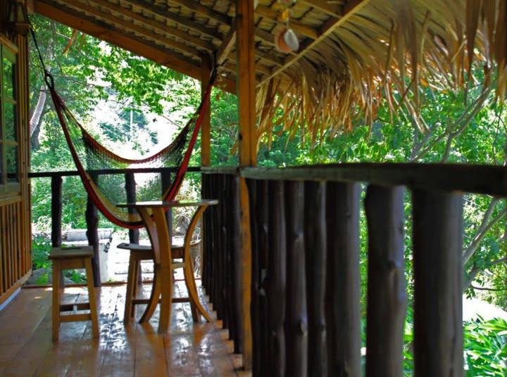 Полулюкс с Балконом, Tree House Bungalows Koh Tao