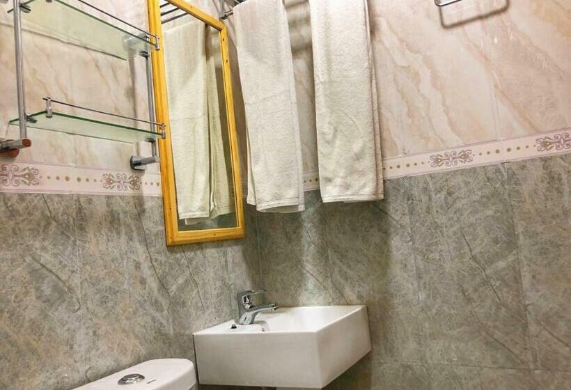 اتاق لوکس, Mariana Inn