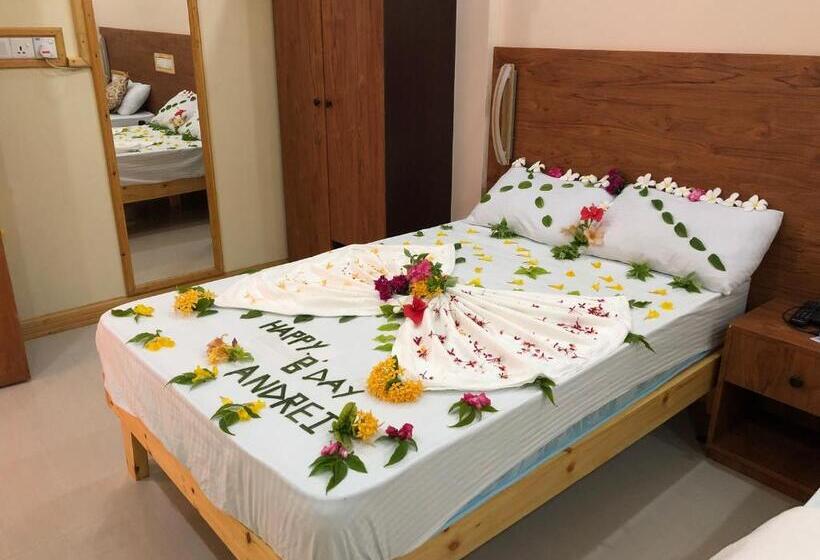 اتاق لوکس سه تخته, Mariana Inn