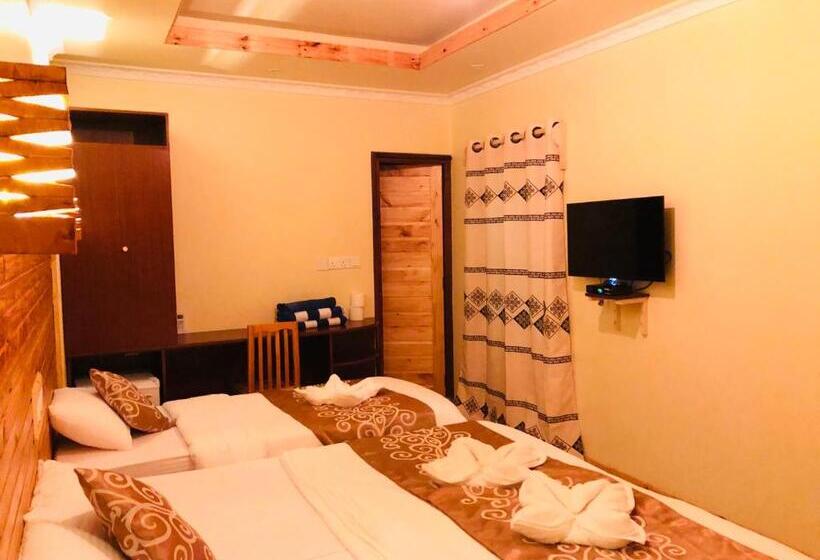 اتاق لوکس سه تخته, Mariana Inn