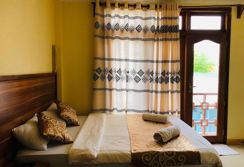 اتاق استاندارد با تخت بزرگ, Mariana Inn