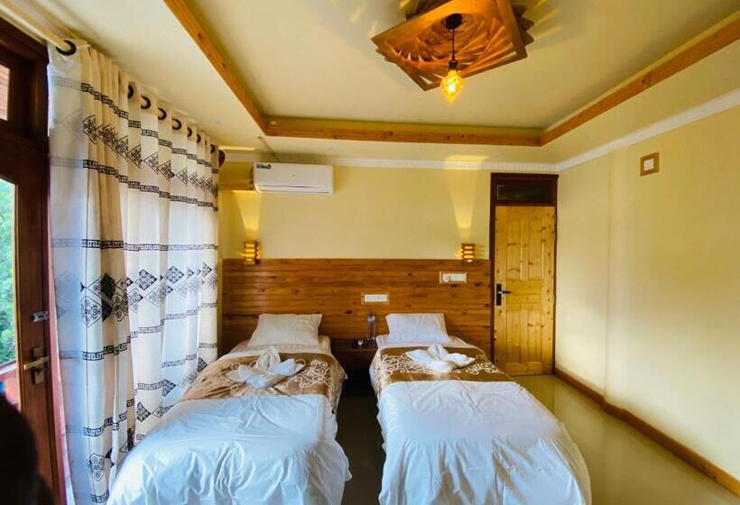 اتاق لوکس با بالکن, Mariana Inn