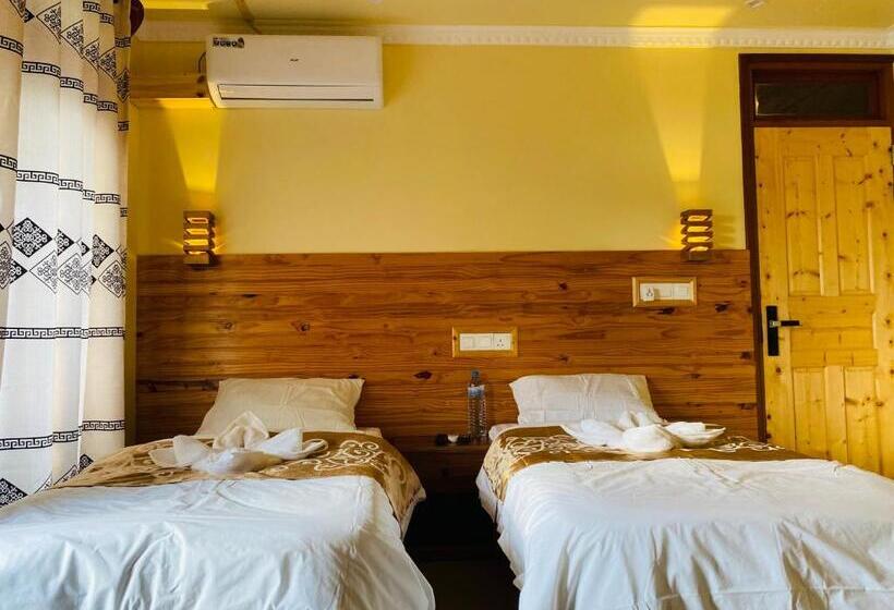 اتاق لوکس با بالکن, Mariana Inn