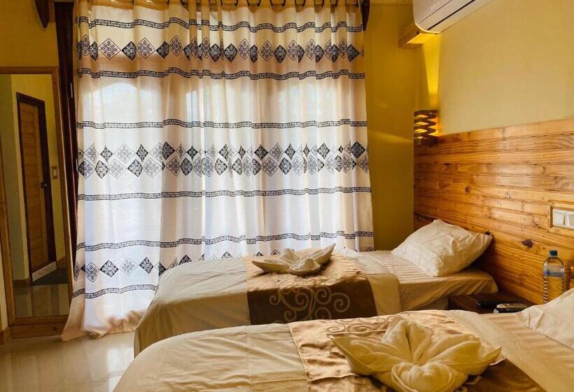 اتاق لوکس با بالکن, Mariana Inn