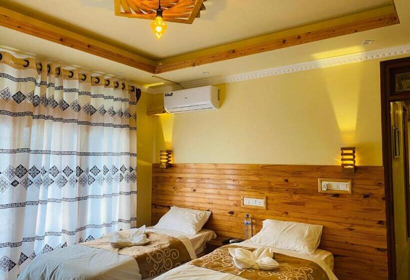 اتاق لوکس با بالکن, Mariana Inn