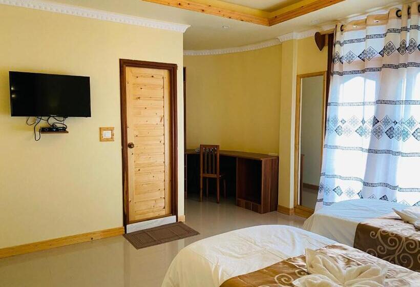 اتاق لوکس با بالکن, Mariana Inn