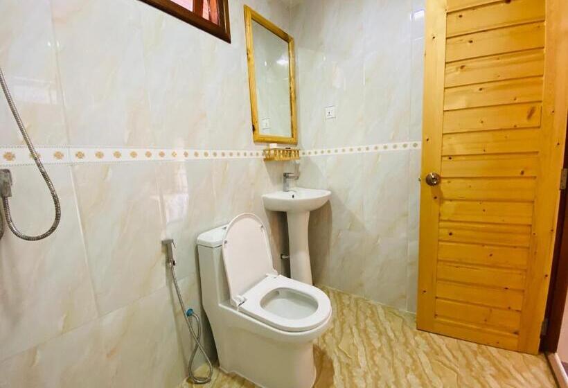 اتاق لوکس با بالکن, Mariana Inn