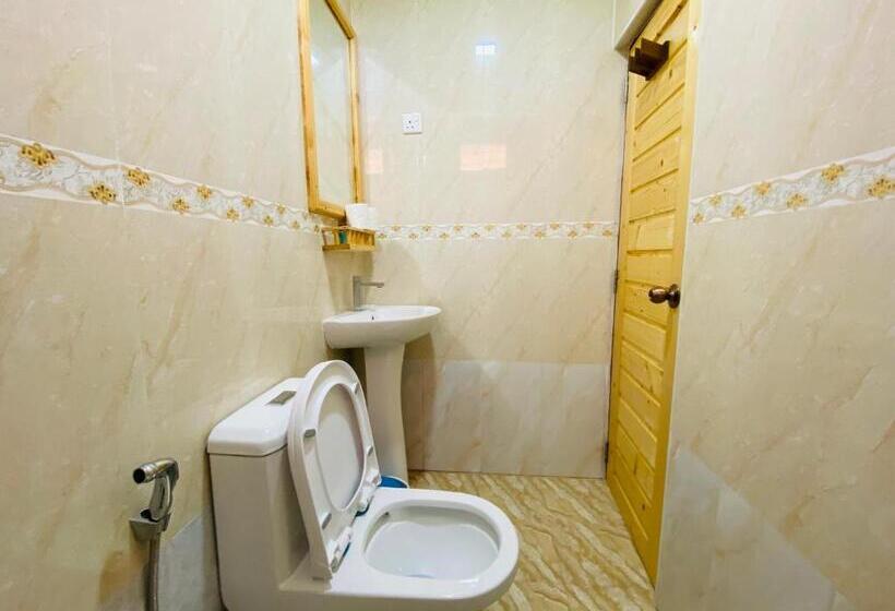 اتاق لوکس, Mariana Inn