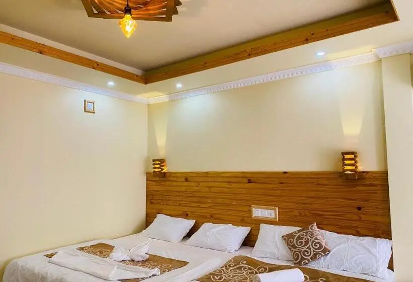 اتاق خانوادگی, Mariana Inn