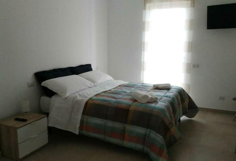 标准三人间, Via Della Salvia