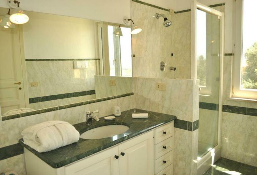 带大床的标准间, Villa Luce B&b