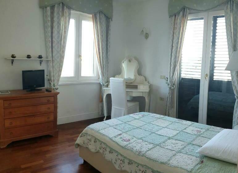 Полулюкс Одноместный с Террасой, Villa Luce B&b