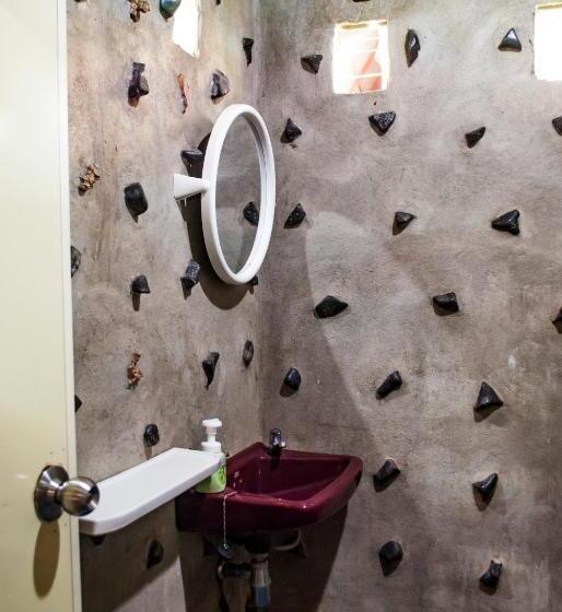 חדר לארבעה סטנדרטי עם מרפסת, Bb Dorm Koh Kood