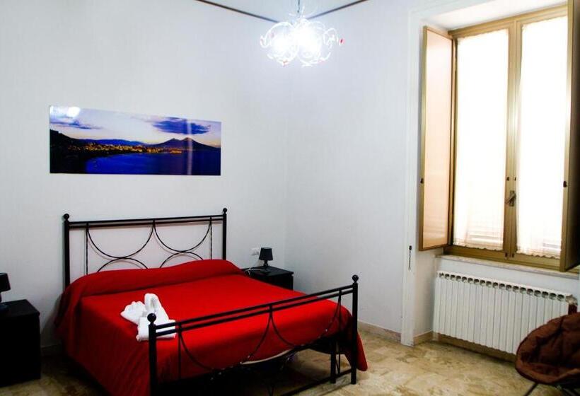 اتاق استاندارد سه نفره, I Sorrisi Di Napoli