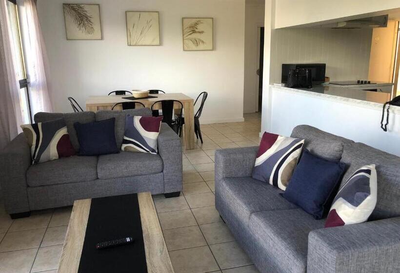 דירת 2 חדרים נוף לים, Coral Towers Holiday Suites