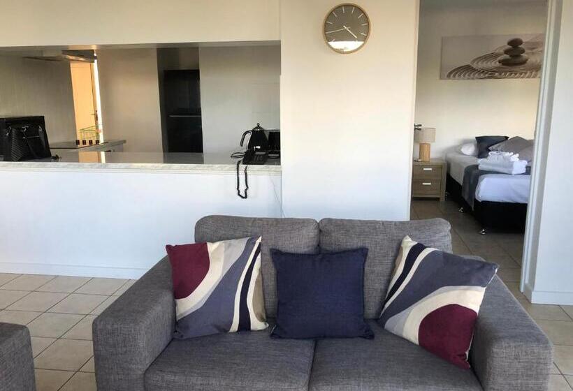 דירת 2 חדרים נוף לים, Coral Towers Holiday Suites