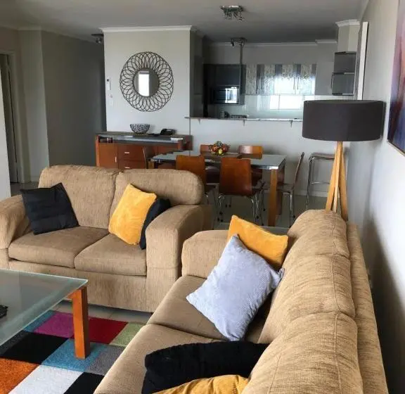 דירת דלוקס 2 חדרי שינה עם נוף לים, Coral Towers Holiday Suites