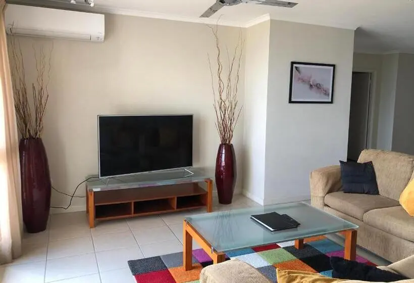 דירת דלוקס 2 חדרי שינה עם נוף לים, Coral Towers Holiday Suites
