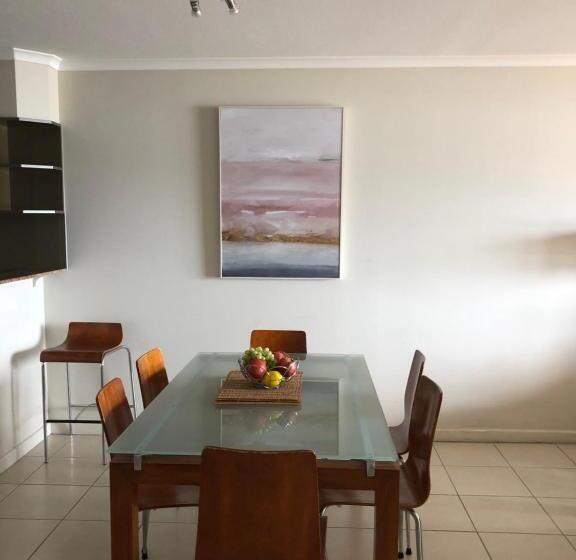 דירת דלוקס 2 חדרי שינה עם נוף לים, Coral Towers Holiday Suites