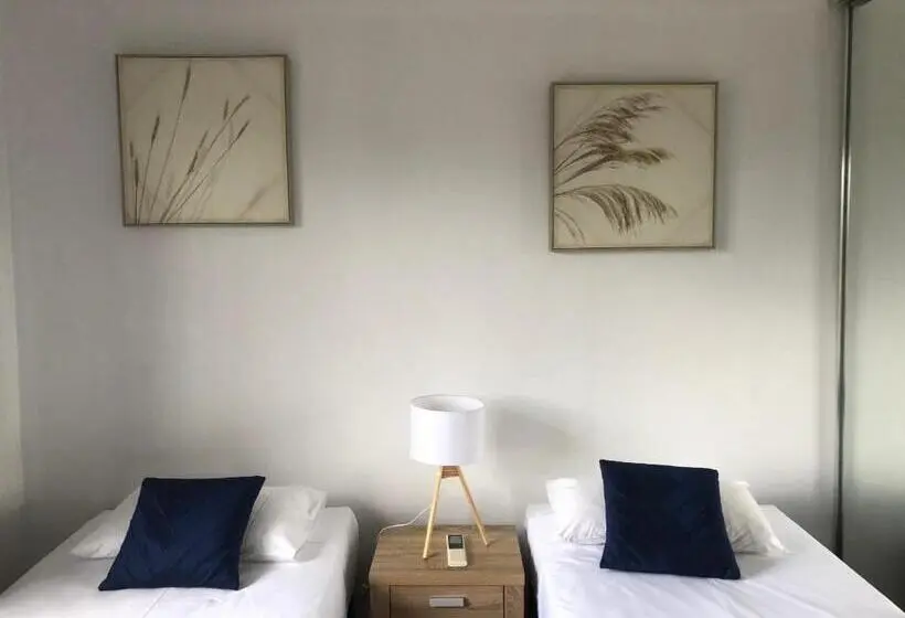 דירת 2 חדרים נוף לים, Coral Towers Holiday Suites