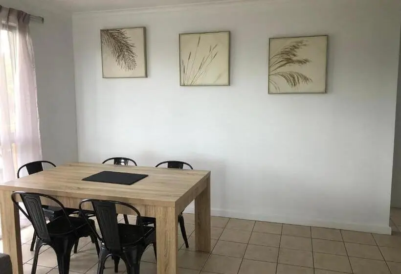 דירת 2 חדרים נוף לים, Coral Towers Holiday Suites