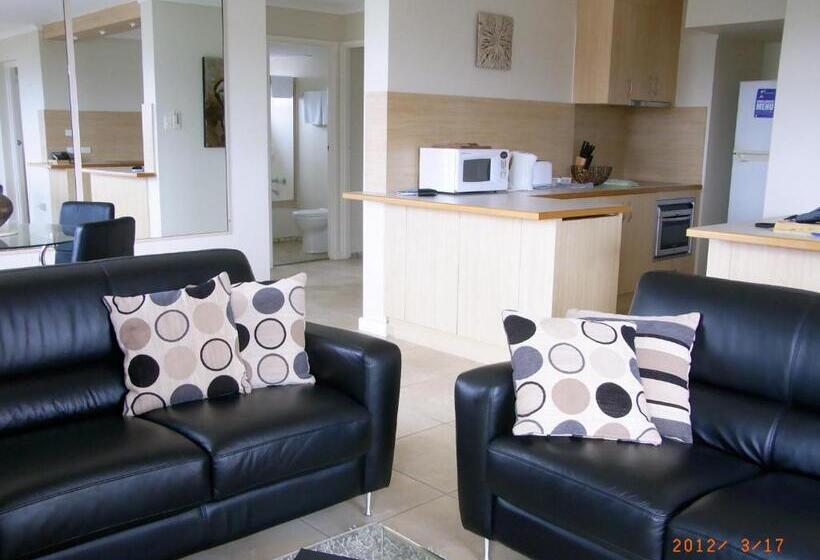 דירת 2 חדרים נוף לים, Coral Towers Holiday Suites