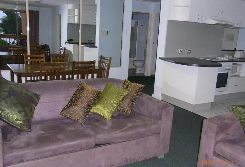 דירת 2 חדרים נוף לים, Coral Towers Holiday Suites