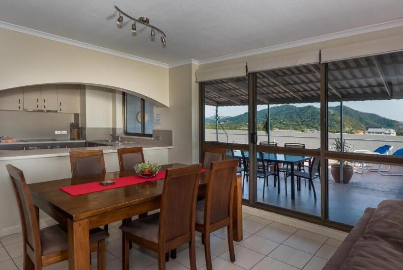 דירת פנטהאוז 1 חדרי שינה, Coral Towers Holiday Suites