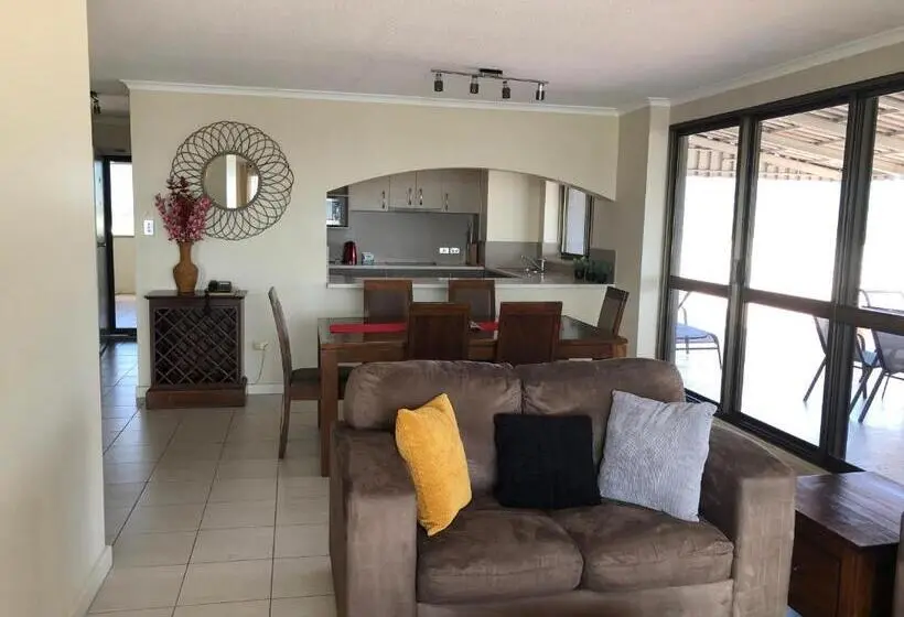 דירת פנטהאוז 1 חדרי שינה, Coral Towers Holiday Suites