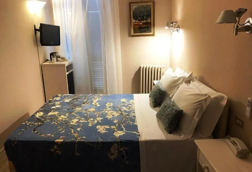 Standard Yhden Hengen Huone, Antica Stallera