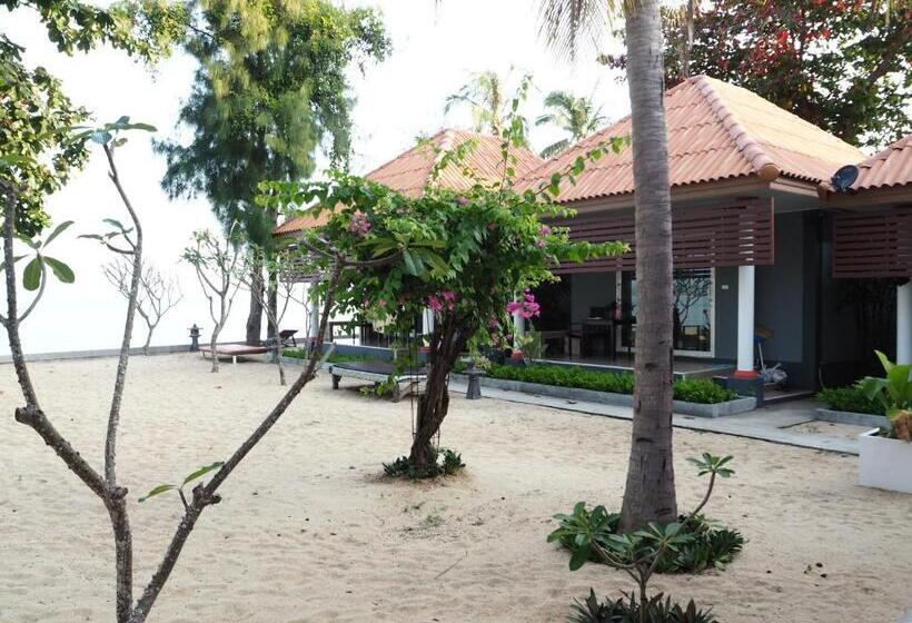 بانگلوی استاندارد با چشمانداز دریا, Maenam Villa