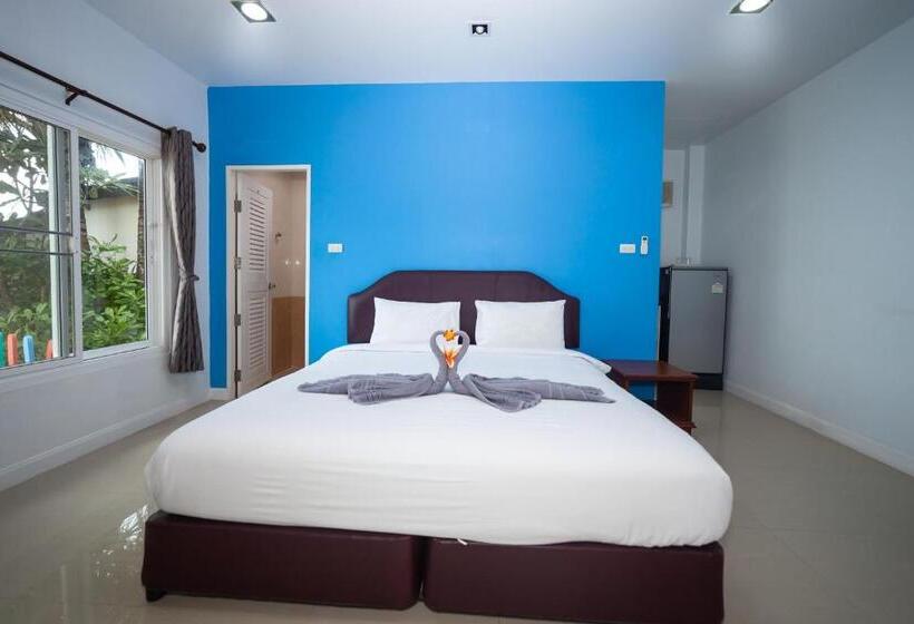 بانگلوی استاندارد با چشمانداز دریا, Maenam Villa