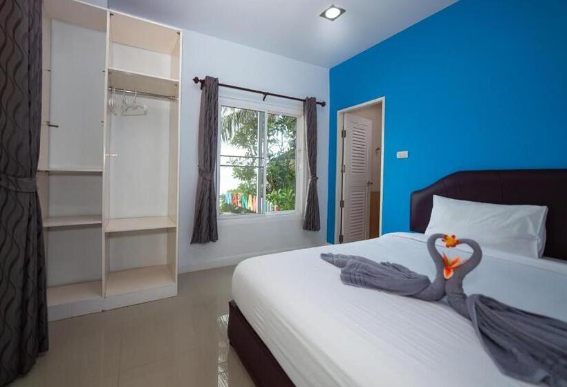 بانگلوی استاندارد با چشمانداز دریا, Maenam Villa