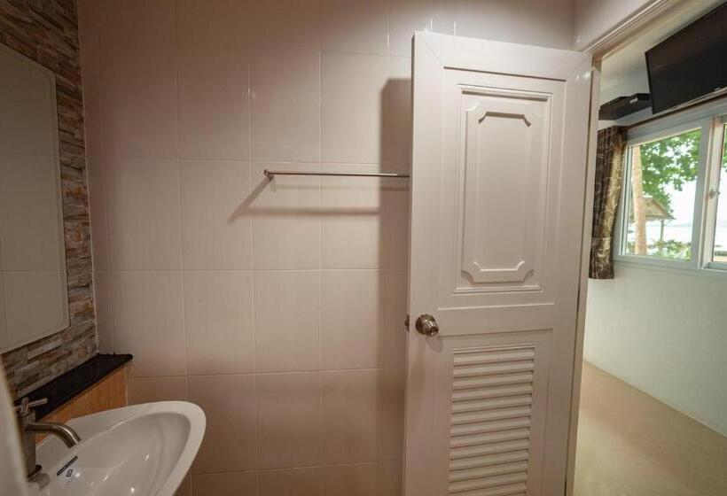 اتاق استاندارد با چشمانداز دریا, Maenam Villa